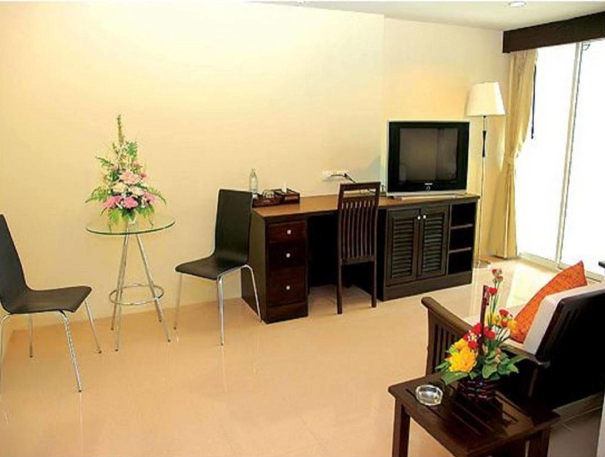 My Hotel - Sha Extra Plus Patong Luaran gambar