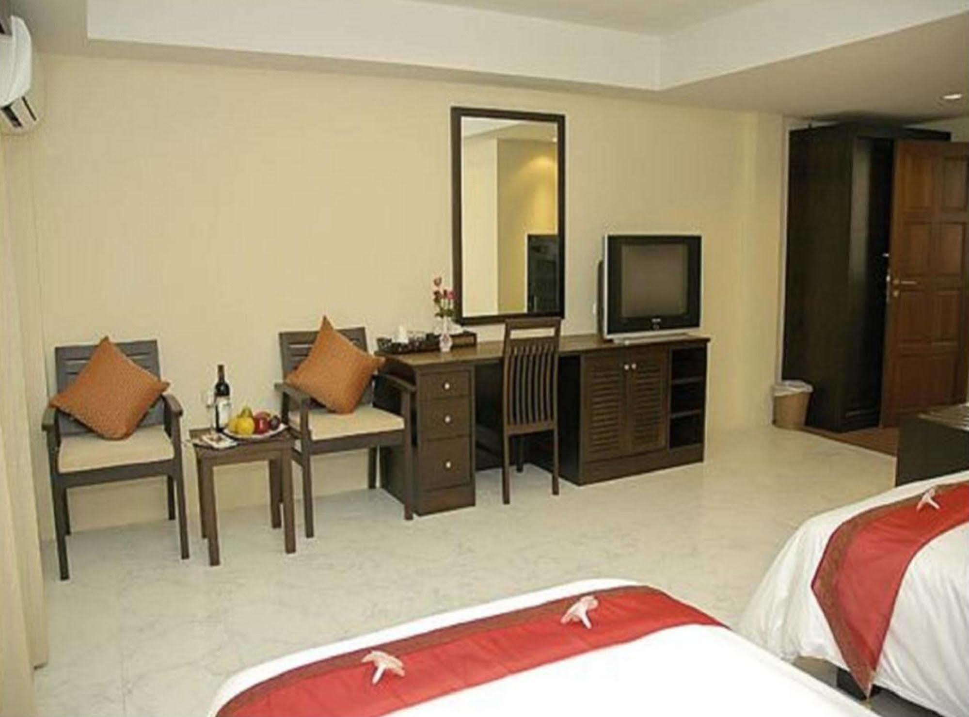 My Hotel - Sha Extra Plus Patong Luaran gambar