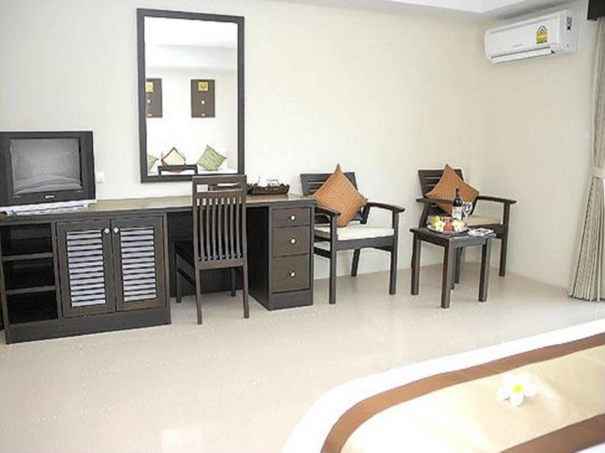 My Hotel - Sha Extra Plus Patong Luaran gambar