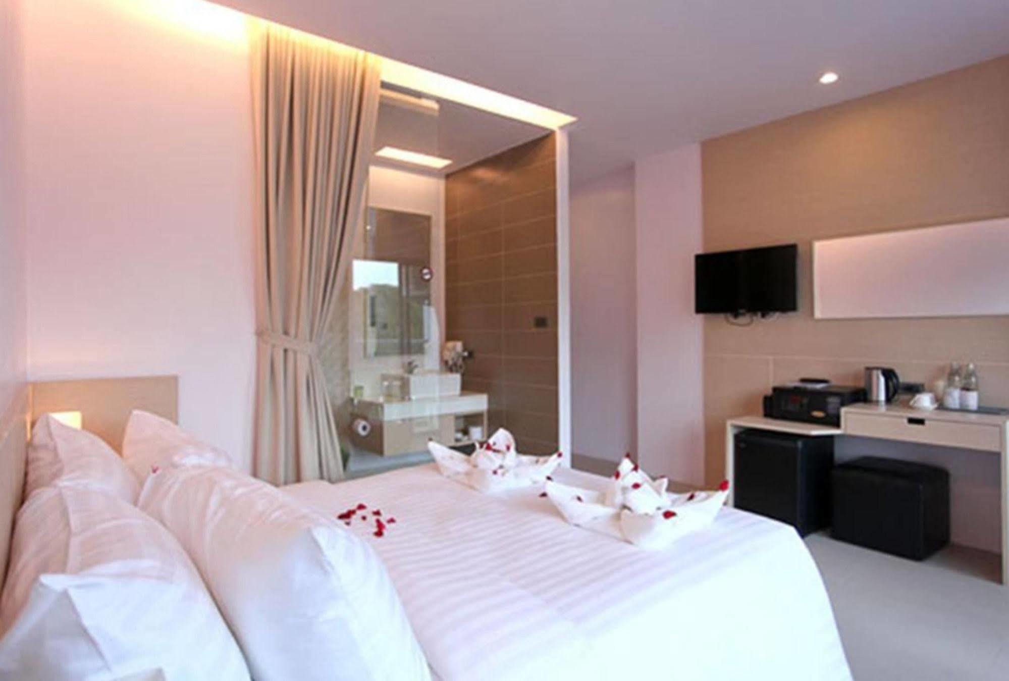 My Hotel - Sha Extra Plus Patong Luaran gambar